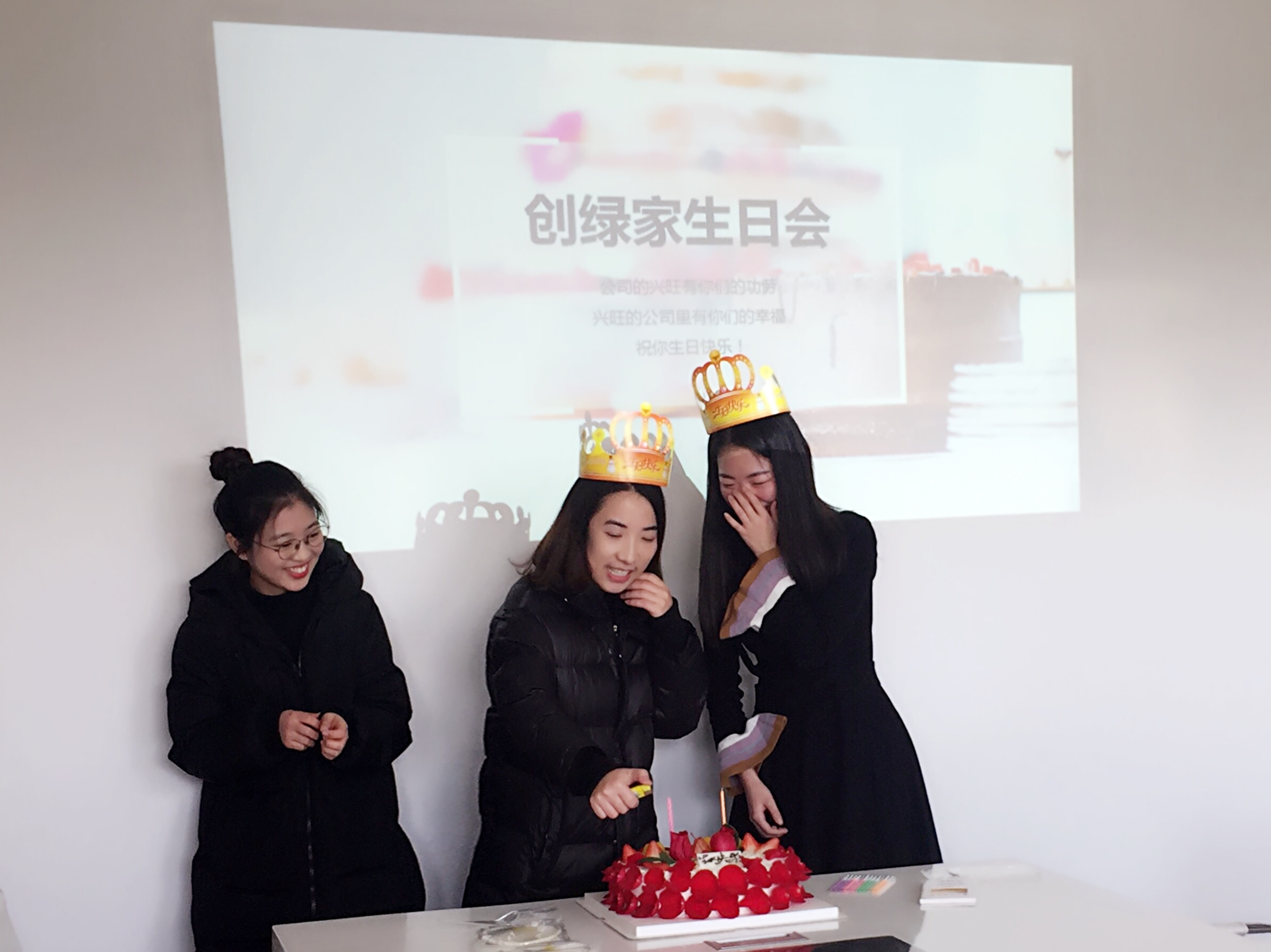 【1月生日會(huì)】本月壽星只有美少女，拍圖拍到小編手機(jī)內(nèi)存不夠啦！