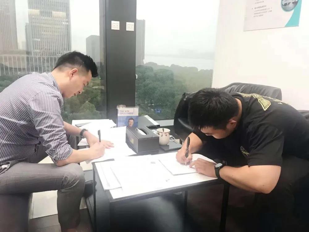 熱烈祝賀徐總簽約創(chuàng)綠家河南省鄭州市區(qū)級代理！